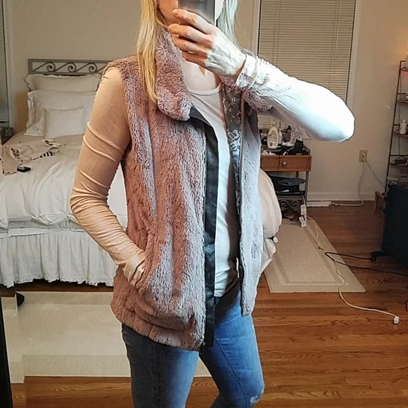 Sanctuary Faux Fur Taupe Vest - Picture 8 of 12